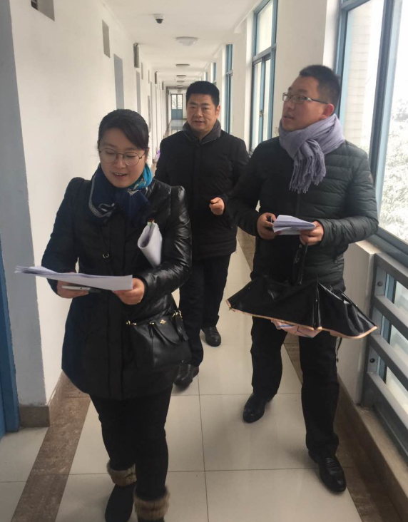 陈书记走访学生宿舍.png
