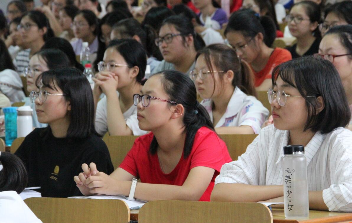 现场学生.jpg